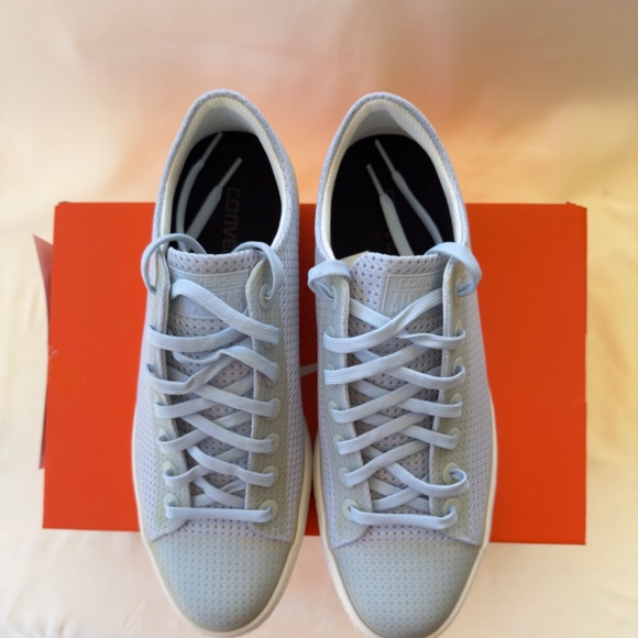 Converse - Picture 2 of 6
